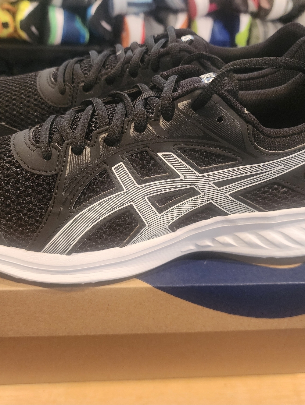 ASICS Jolt 2 Men's Black & Silver Athletic Running Shoes - Picture 2 of 9